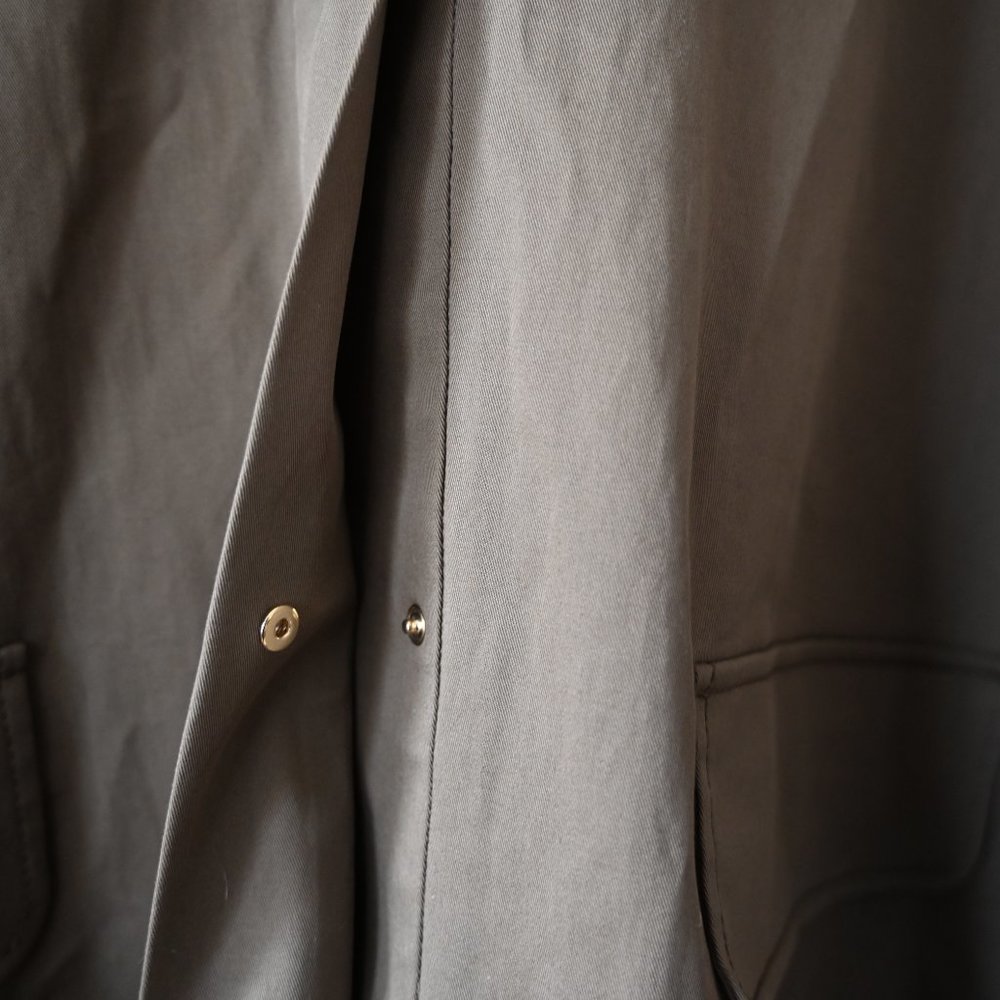 Cuyana Pleat Back Anorak in Brown | Medium - Picture 7 of 16